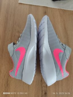 Dievčenské Nike botasky