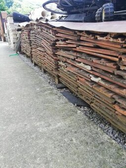 Darujem za odvoz strešnú krytinu ŠKRiDLU