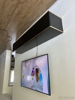Závesná TV skrinka