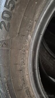 205/60R16 92H