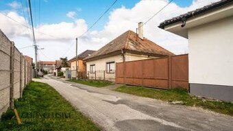 REZERVOVANÉ | NA PREDAJ 3-IZBOVÝ RODINNÝ DOM NA 870M2 POZEMK