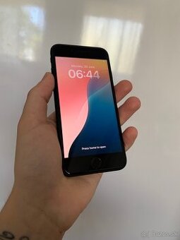 Apple iPhone SE 2022