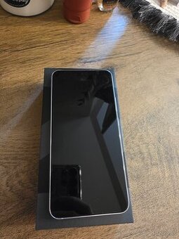 Samsung Galaxy S22 Plus 5G 128GB v TOP STAVE
