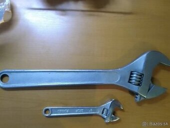Nastaviteľný kľúč 45cm.