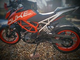 KTM 390 duke