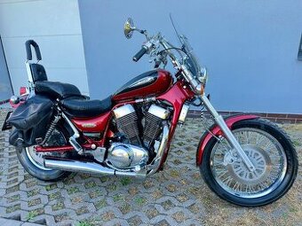 Suzuki vs 1400 Intruder