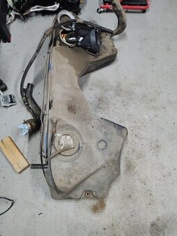 Nádrž na BMW E39 Touring diesel