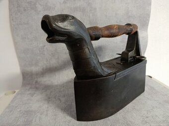 Obrovská komínová velmi stará sbírková žehlička, 9,65kg