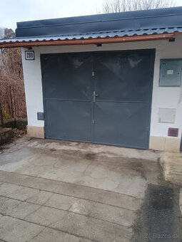Garáž s montážnou jamou