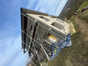 Sme seriozna rodinna stavbená firma