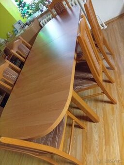 Predám rozkladací stôl so stoličkami