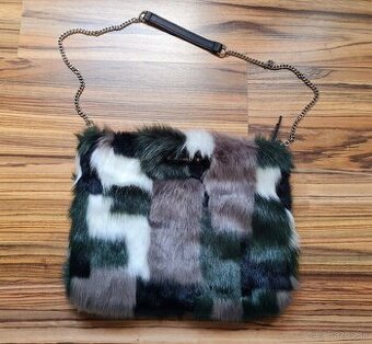 Diesel chlpatá kabelka