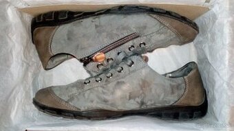 dámska obuv – sneaker