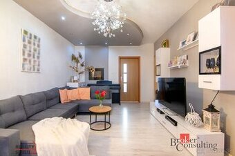 3 izbový byt v centre  Nových  Zámkov, 76 m2