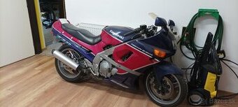 Kawasaki zzr 600