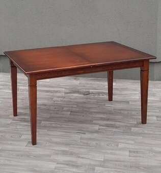 Stôl jedálensky rozkladací .