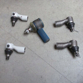 Kĺbová hlava (guľový kĺb) na vysokozdvižný vozík DESTA