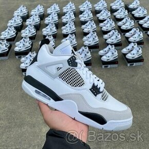 Nike Air Jordan 4 Retro "Military Black"