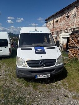 Predám na náhradné diely Mercedes-Benz Sprinter