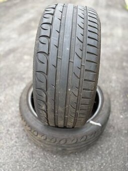 225/40R18