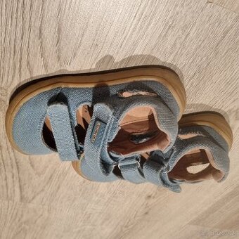 Chlapcenske barefoot sandale 24