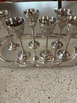 Postriebrené poháre s táckou