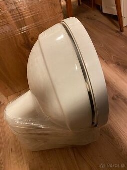 WC Kolo nepoužité závesné WC + soška