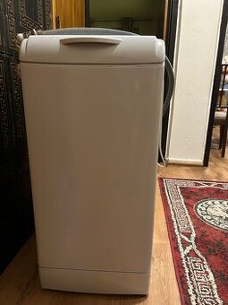 Pracka z vrchu plnená