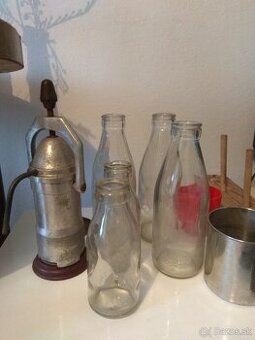 PLECHOVý HRNčEK,KOTYOGO,MLIEKOVé FLAšE