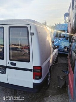 Lacno rozpredám Škoda Felícia Pickup na náhradné diely