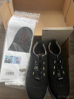 Pracovná obuv UVEX 85438 (44)