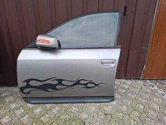 Audi A6 Allroad C5 přední levý dveře šedé LY7Q