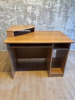 Stolík na počítač