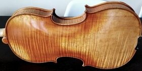 husle 4/4 model Stradivari ( gold-orange oil)