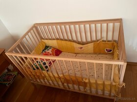 Detská drevená postieľka IKEA s kvalitným matracom (120x60) - 1