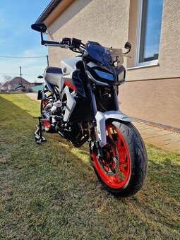 YAMAHA MT09