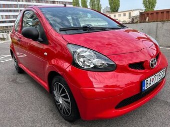 TOYOTA AYGO 1,0i 50kW, 86.770km, 1.MAJITEĽ, NOVÁ STK+E.K,