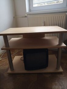 stolček po televízor