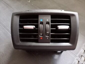 BMW X F25 zadný výduch stredný panel