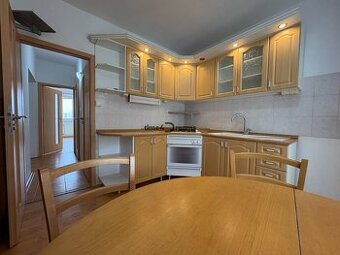 Na predaj: 3 izb.byt + loggia + klíma + pivnica