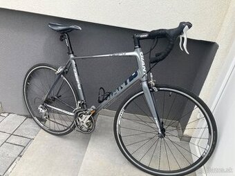 Predám cestný bicykel zn. GIANT vel. L