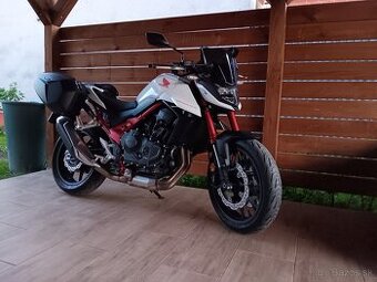 HONDA HORNET 750 2023