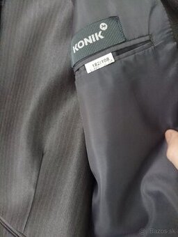 Pánsky oblek s vestickou