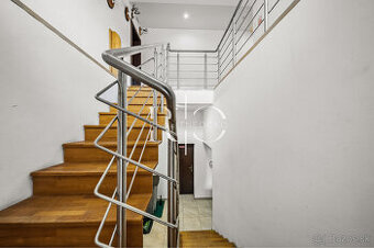 Na predaj  5izb. RD  s polyfunkciou, pozemkom - okr. Zvolen