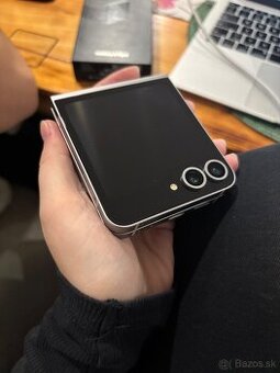 Samsung Galaxy ZFlip 6