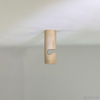 Drevený stropný háčik – ručná výroba