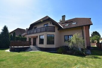 Na predaj Rodinný dom,Trenčín-Zlatovce, krásny pozemok 900m2