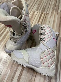 Snowboardové dievčenské topánky / boty  LTD veľkosť 31,5