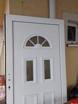 Plastové vchodové dvere