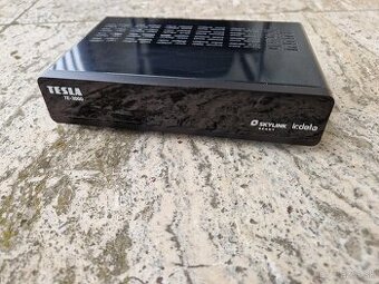 Satelitný prijímač Tesla TE-3000 čierny